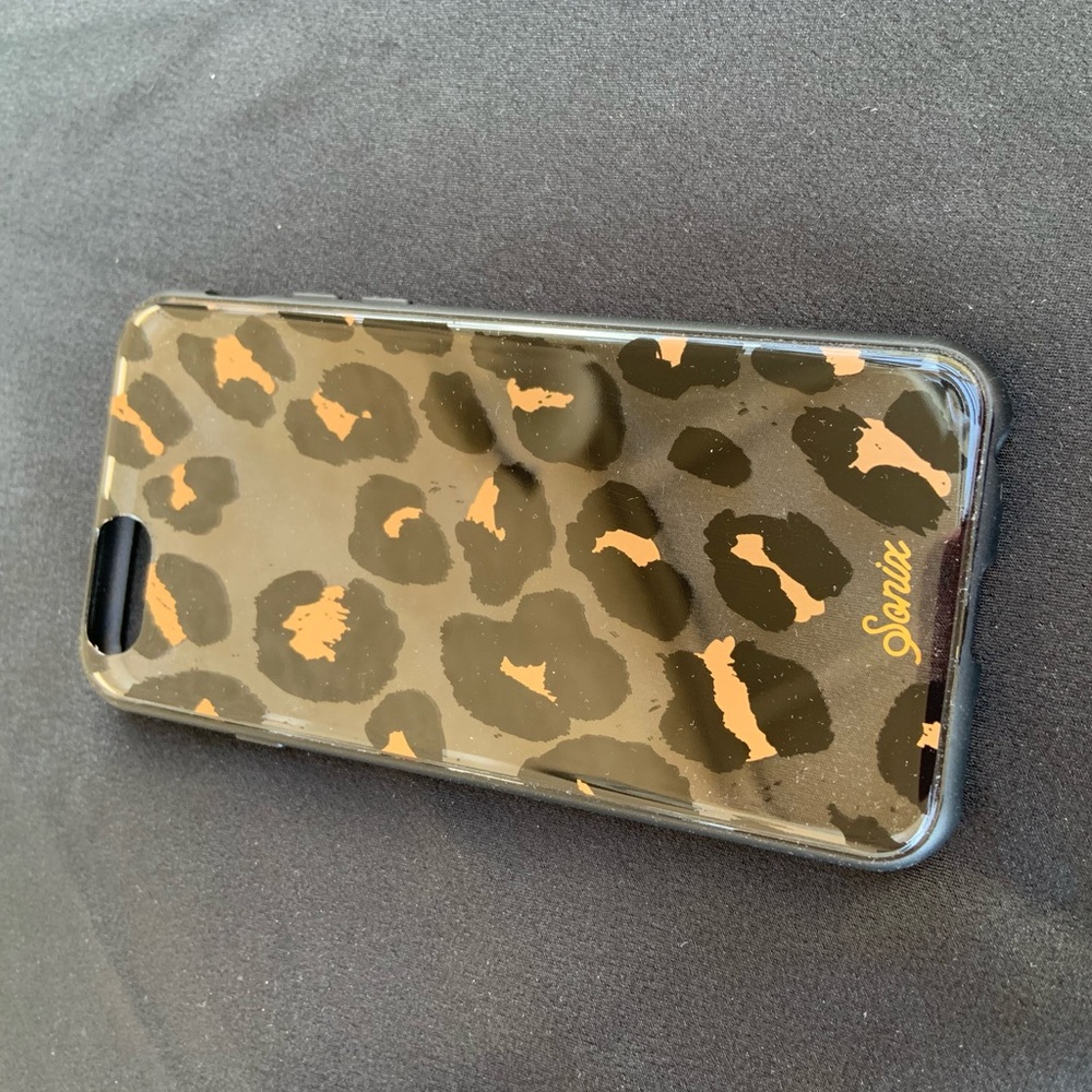 IPhone Sonic Leopard Print Phone Case